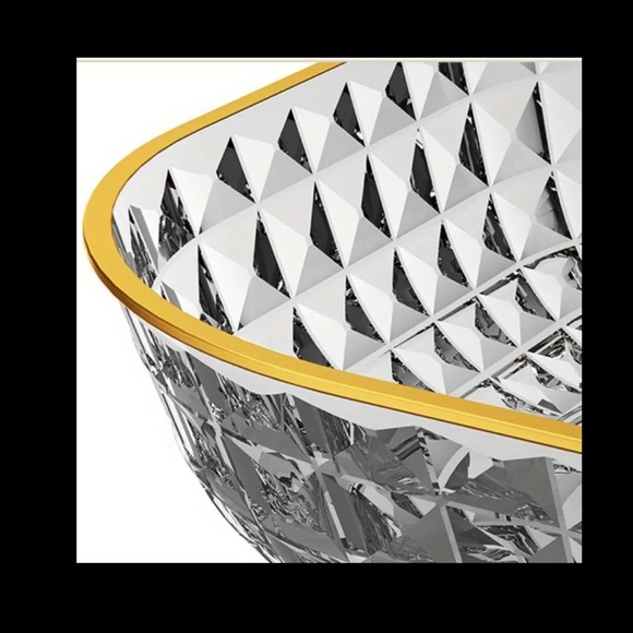 4 pieces golden rimmed elegant pattern bowl. - Picture 2 of 3